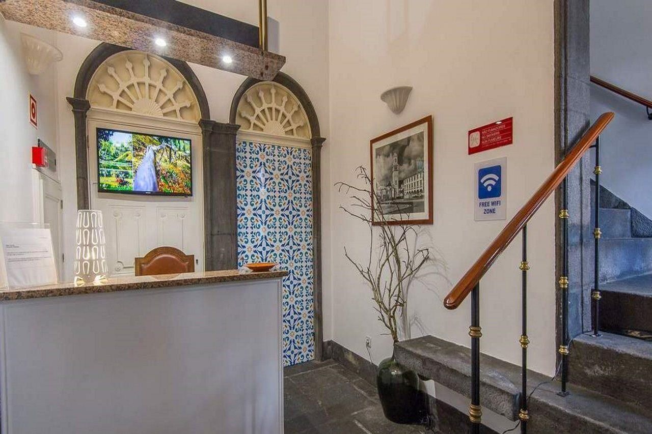 Comercial Boutique Guest House Ponta Delgada Exteriör bild